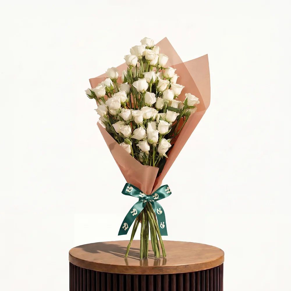 White Elegance | 15 Roses